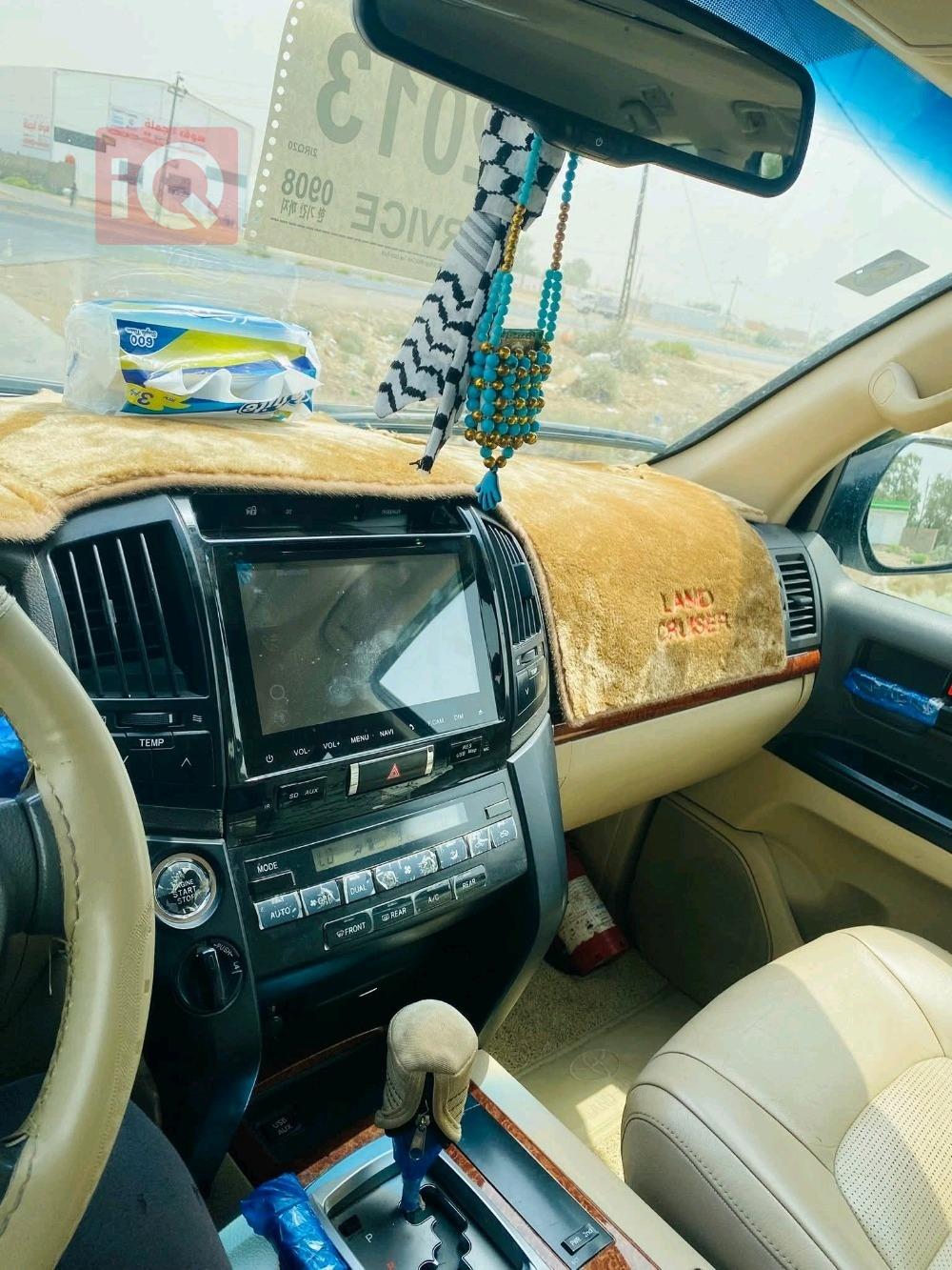 تۆیۆتا لاند کروزەر